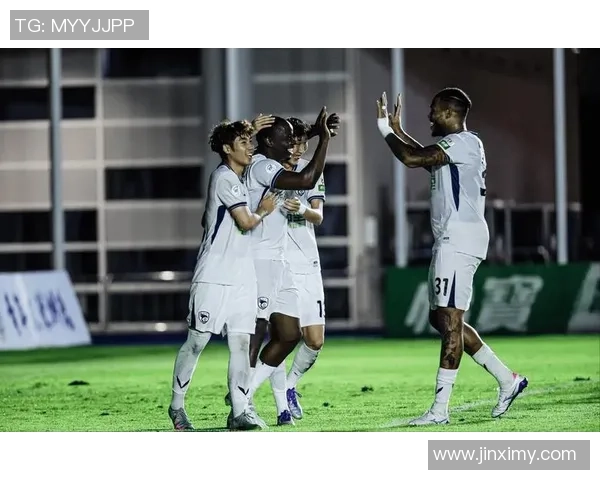 中国足球历史上的传奇外援球星及其与中国球员共征战的时光 中国足球历史上的传奇外援球星及其与中国球员共征战的时光