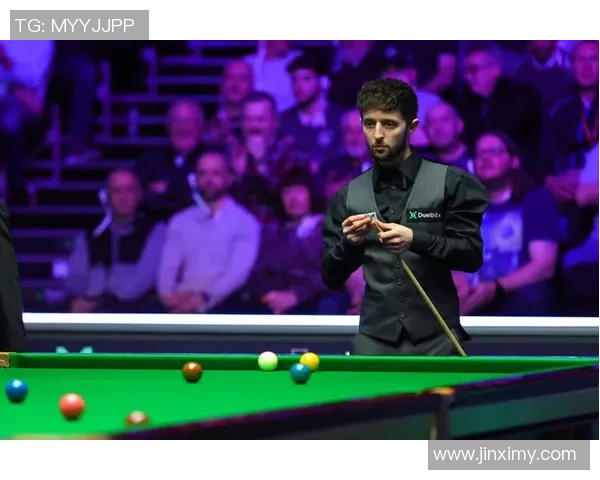 克鲁斯足球球星传记:从早期奋斗到世界舞台的荣耀与成就 克鲁斯足球球星传记:从早期奋斗到世界舞台的荣耀与成就