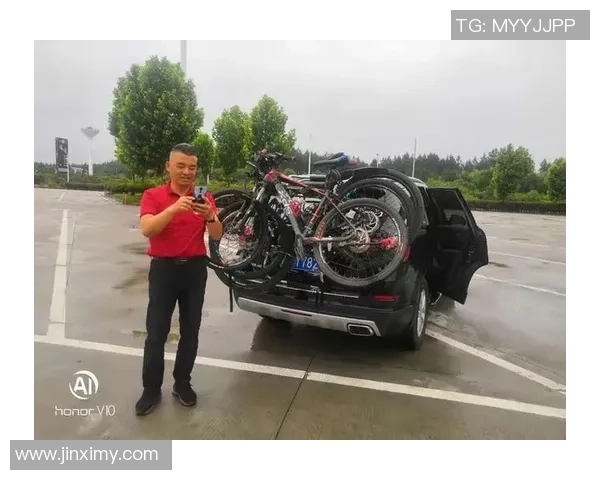 女足球星魅力尽显高清壁纸，展现力量与优雅的完美结合